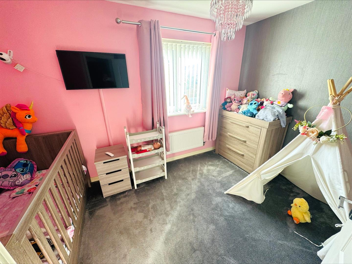 Heol Waungron, Carway, Kidwelly, SA17 4HY